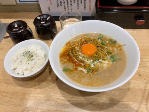 「感動の麺とカレー　1250円」@厳選煮干ラーメン 初代 にぼ助の写真