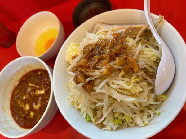「【限定】辛つけ麺（250g）＋生たまご」@豚ゆうの写真