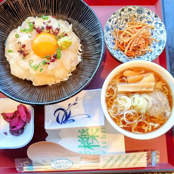 「ヒラメ漬け丼ミニラーメンセット」@駅前ダイニング 櫟の写真