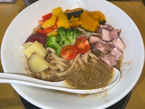 「【10月限定】背脂白味噌まぜそば+大盛り」@セアブラノ神 slurpの写真