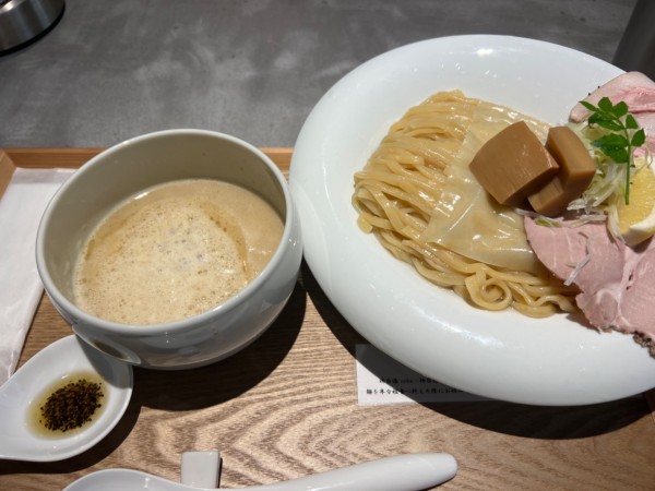 「【昼夜限定各10食】鶏白湯つけsoba（1100円）」@麺逢 KATAJIKENAIの写真
