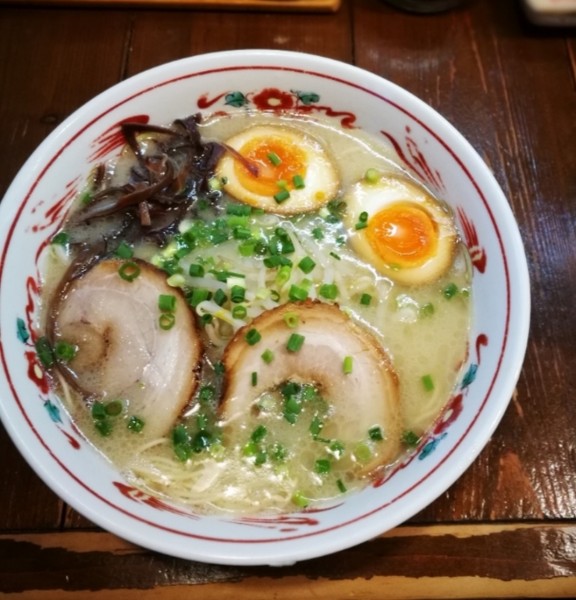 「熟成とんこつラーメン+もやし+味玉トッピング」@熟成とんこつラーメン れんげの写真