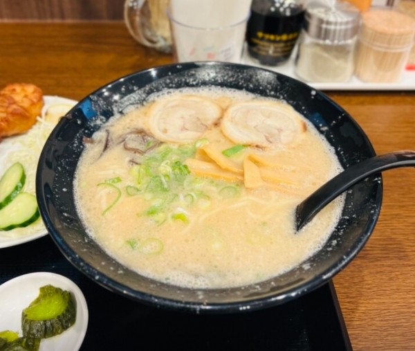 「ラーメンと唐揚げセット」@らーめん 竹ちゃん 久保田店の写真