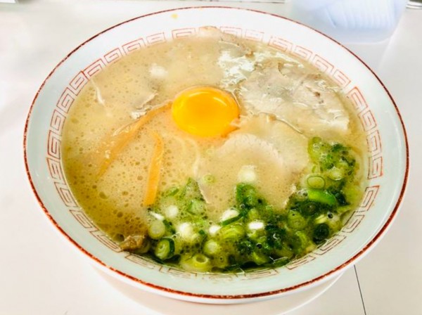「たまご入りラーメン」@成竜軒 高木瀬店の写真