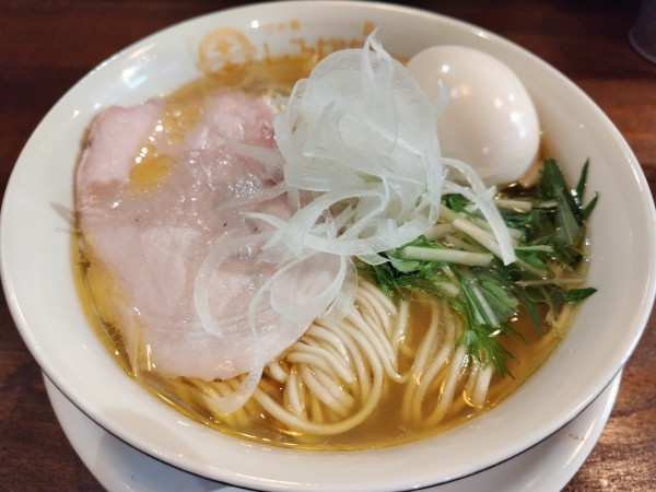 「中華らぁめん　黄金　塩　＋味玉：サービス券」@らぁ麺 しろがね 安曇野店の写真