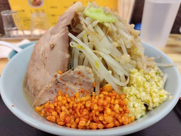 「あつ美二郎　並　※野菜＆ニンニク＆脂　全増　＋辛玉：無料」@あつ美二号の写真