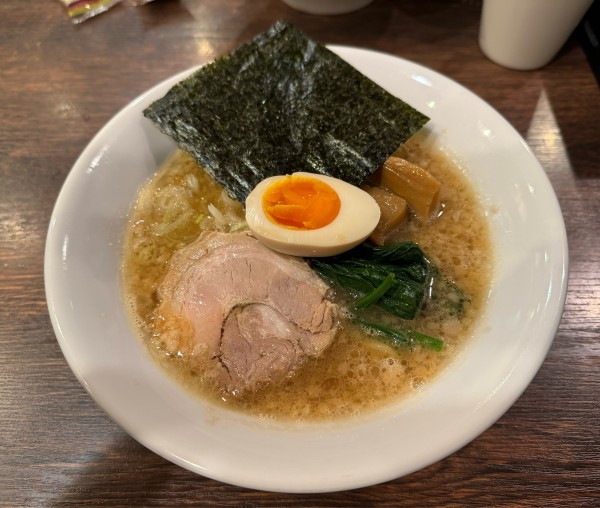 「【限定】背脂豚骨醤油」@麺屋 真心の写真