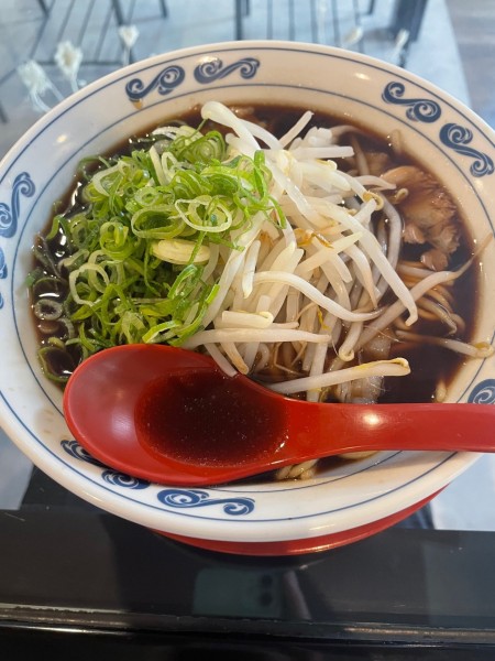 「中華そば（黒）+焼き飯」@MENGA-麺雅-の写真