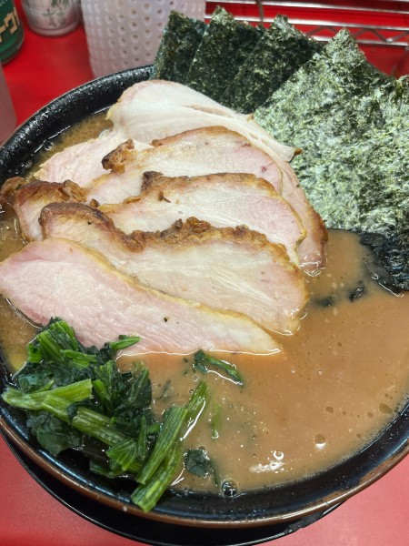 「チャーシュー5枚、中盛、のり増し、ライス」@IEKEI_TOKYO 王道家直系の写真