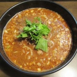 担々麺（900円）