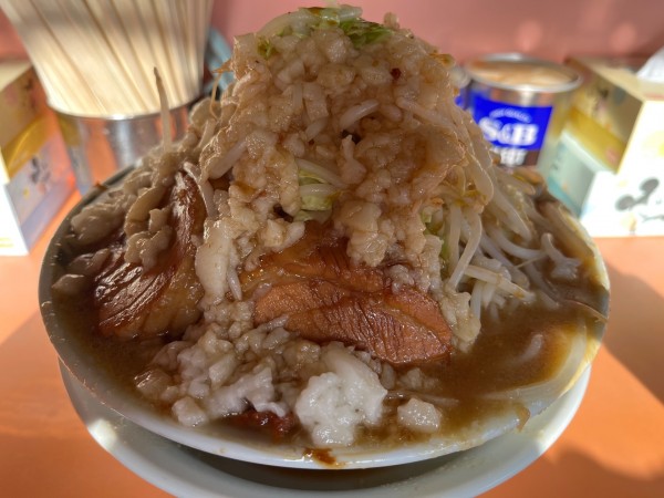 「豚ラーメン(野菜マシ、ニンニクなし、脂マシ、カラメ):105」@ブタキング 札幌環状店の写真