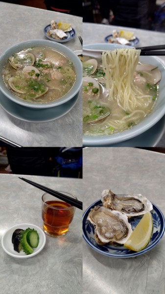 「『ハマグリらーめん+から付き生かき×2個』」@伊勢屋食堂の写真