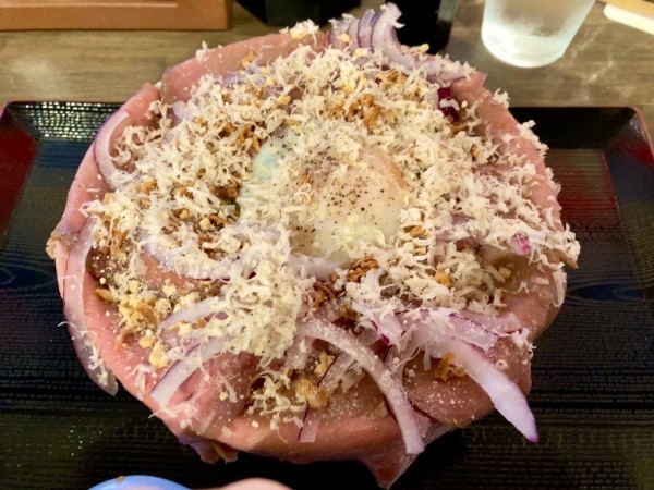 「レフォール香るローストビーフまぜそば(並盛) 1100円」@つけそば九六 龍ケ崎店の写真