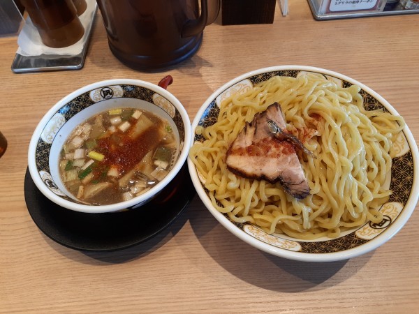 「すごい煮干しつけ麺、特盛」@どうけん 新百合ヶ丘マプレ店の写真