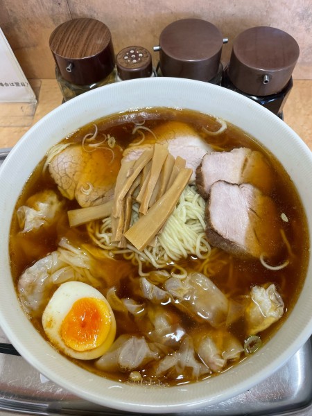 「チャーシューワンタン麺（大盛）」@一ノ割大勝軒の写真