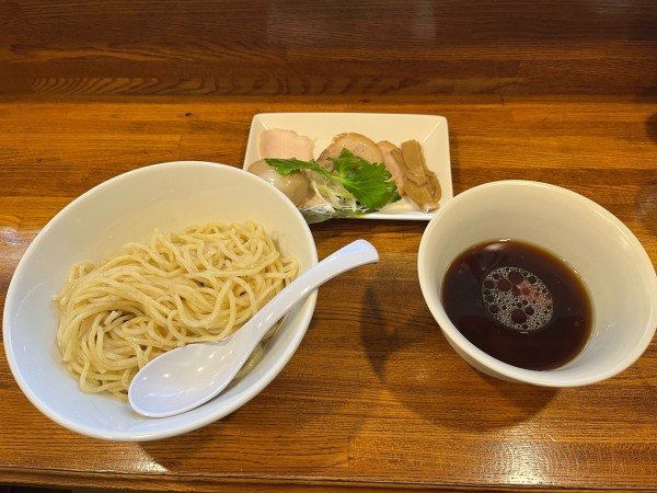 「特製つけそばしょうゆ大盛り」@中華そば あら井の写真