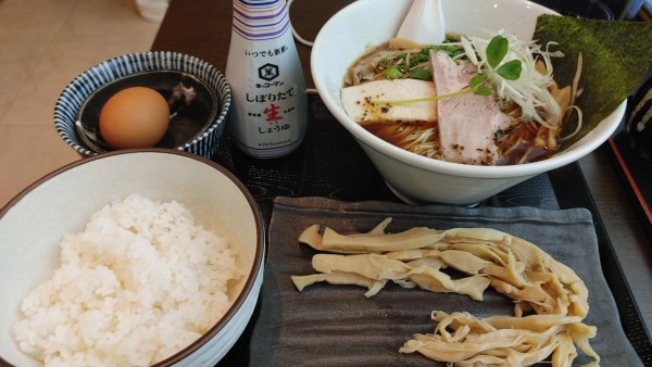 「焦がし葱醤油 大・メンマ・TKG(卵かけご飯) ￥1,240」@麺処 黒の写真