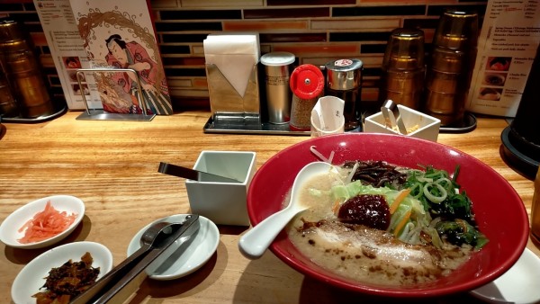 「赤　野菜　餃子」@博多一風堂 博多駅店の写真