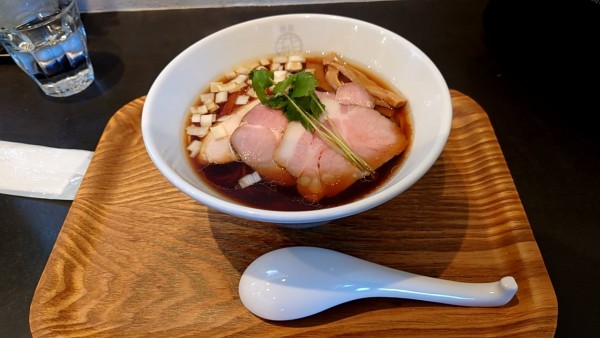 「丸鶏醤油」@麺屋 花枇の写真