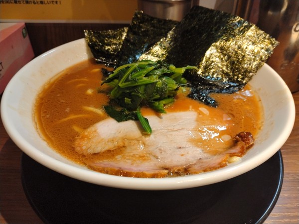 「ラーメン」@横浜家系らーめん 輝道家 水道橋駅前店の写真