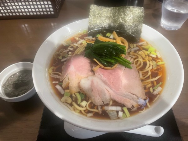 「三つ由の中華そば(醤油)¥850ニボシペースト¥50」@三つ由の写真