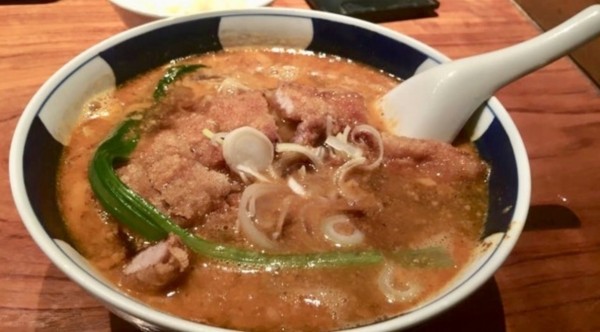 「排骨坦々麺（ぱいこうだんだんめん)」@支那麺 はしご 銀座本店の写真