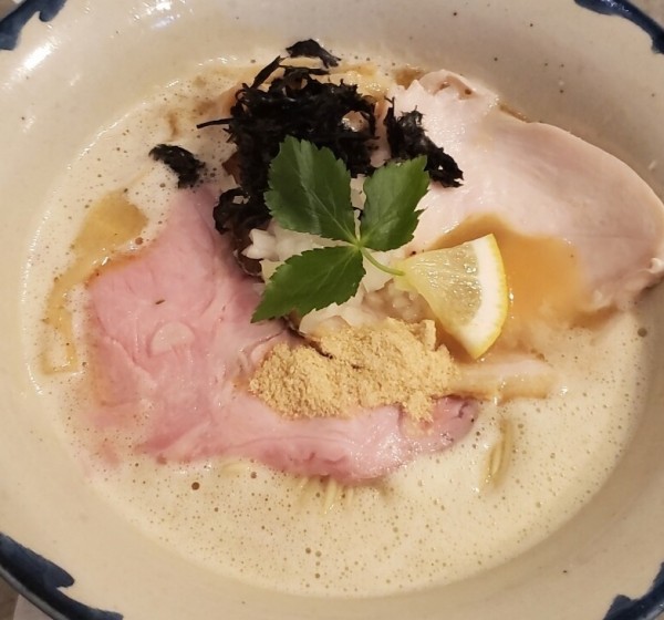 「鶏白湯海老しおらーめん ８８０円」@八二軒の写真