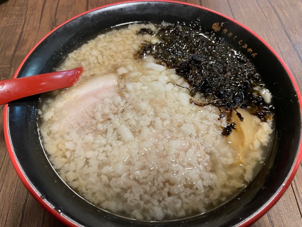 「燕黒らあめん　大脂」@煮干しらあめん 燕黒の写真