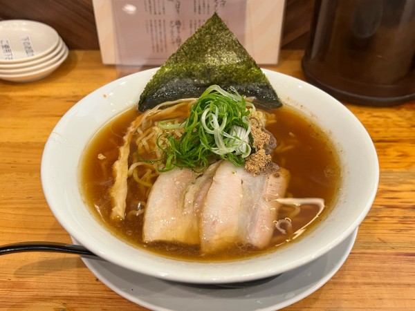 「岐阜醤油ラーメン」@ラーメン れんげ アクティブG店の写真
