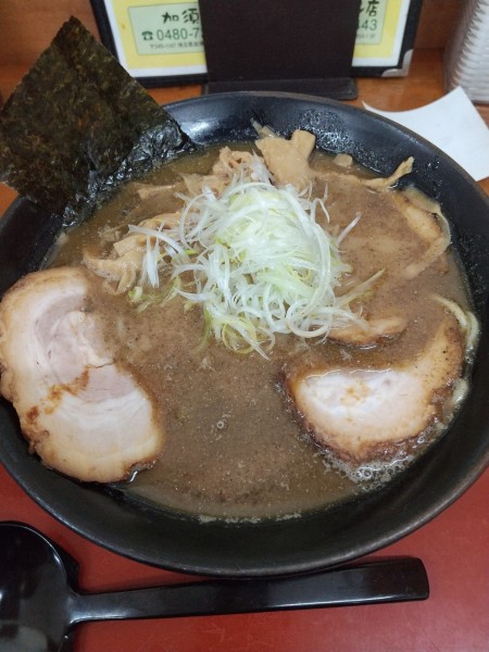 「煮干しだし中華そば(細麺)トッピング：チャーシュー」@中華そば くりの木 伊奈店の写真