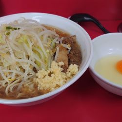 小ラーメン、生卵、