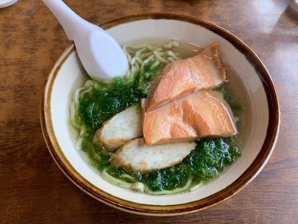 「アーサそば中 1000円」@なかむらそばの写真