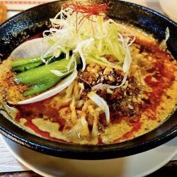 濃厚鶏だし担々麺