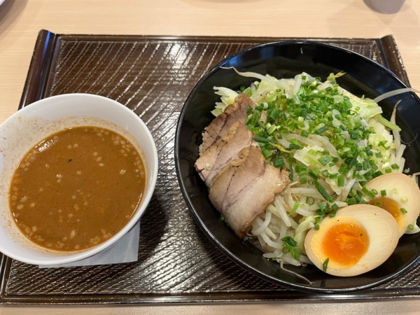 「ガス郎魚介つけ汁うどん　チャーシュー＆煮卵付き」@ガスト 尾久店の写真
