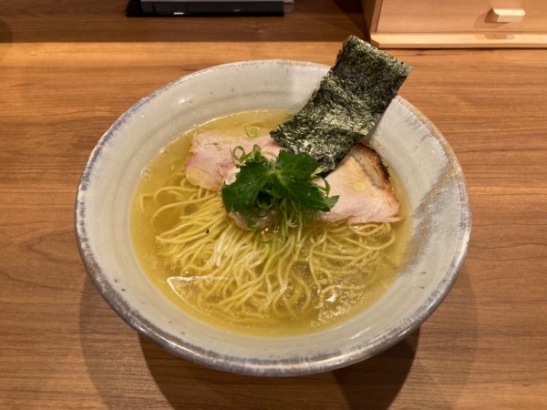 「塩らぁめん」@Japanese Ramen 五感の写真