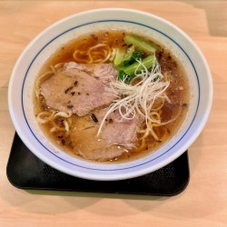 醤油ラーメン（800円）＋手作りプリン（200円）