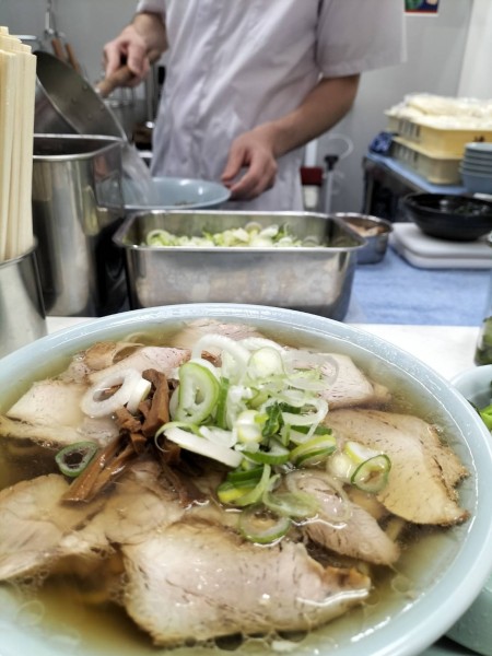 「中華そば￥７５０＋めし（無料）」@ニューともちんラーメンの写真