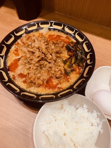「旨辛スタ味噌肉盛りラーメン 930円　小ライス・生卵無料」@大阪なんば 特製味噌ラーメン わだ商店 西池袋店の写真