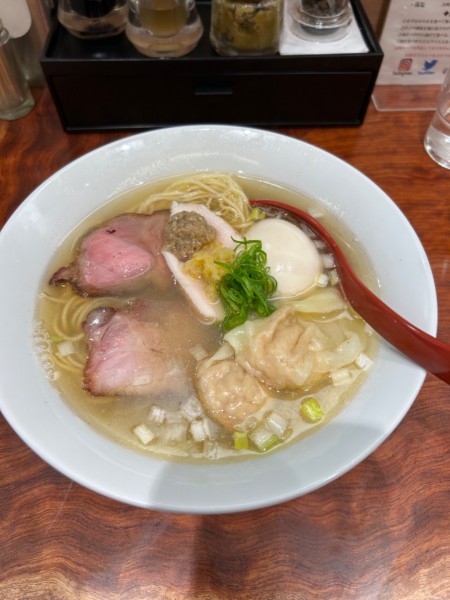 「特製塩そば1300円」@三馬路 東京店の写真