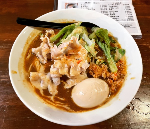 「カレーラーメン＋味玉」@ら麺 はちにの写真
