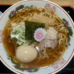 煮干し醤油らーめん　770円