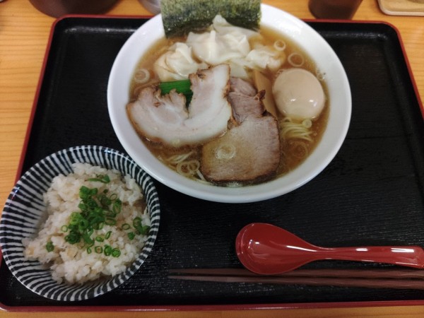 「醤油ワンタン麺1000円」@らーめん 志ん海の写真