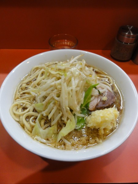 「少な目700円ニンニク」@ラーメン二郎 仙川店の写真