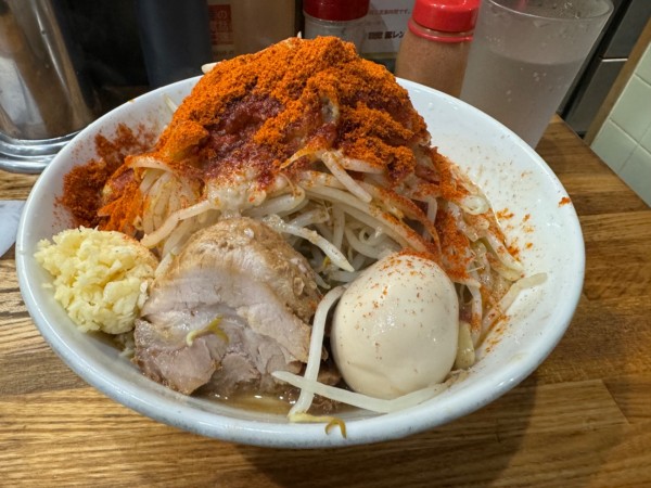 「味玉ラーメン（並）」@デカ盛り戦隊 豚レンジャーの写真