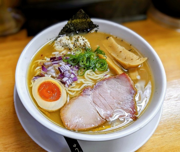 「あら炊き魚白湯ラーメン【杯数限定】」@麺屋 白神の写真