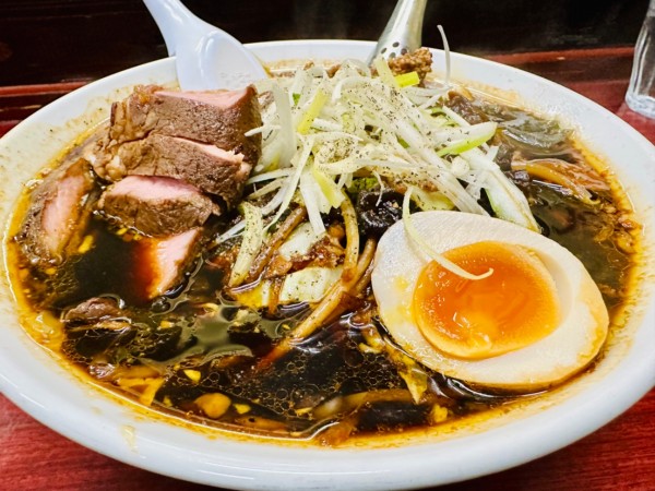 「【限定】特製すず喜ブラック【1090円】」@鶏こく中華 すず喜の写真