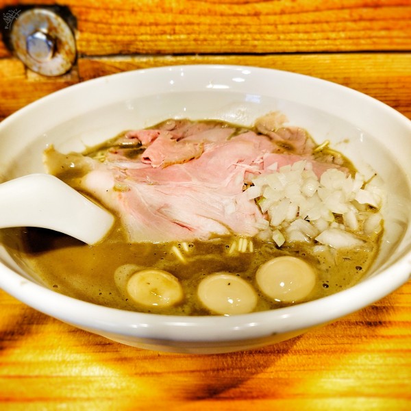 「烏賊らーめん、うずら」@煮干らーめん 紫乱の写真