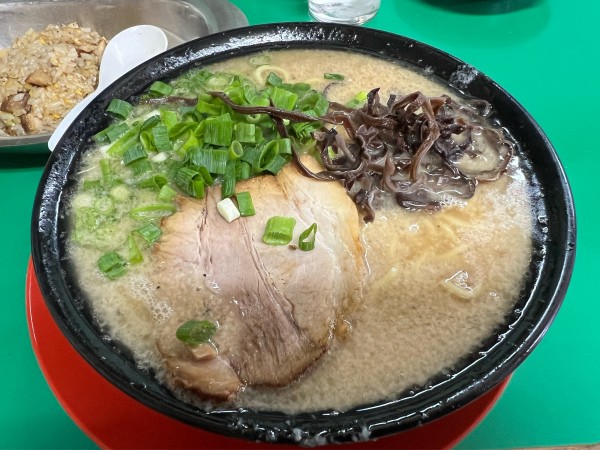 「半チャン豚骨」@大地の写真