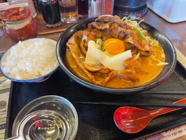 「炙り焼き豚バラ百年味噌ラーメン+バター」@マルキン本舗 熊谷店の写真