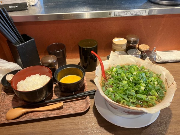 「チャンシューメンネギ増し卵かけご飯」@麺や 太華 横浜橋店の写真